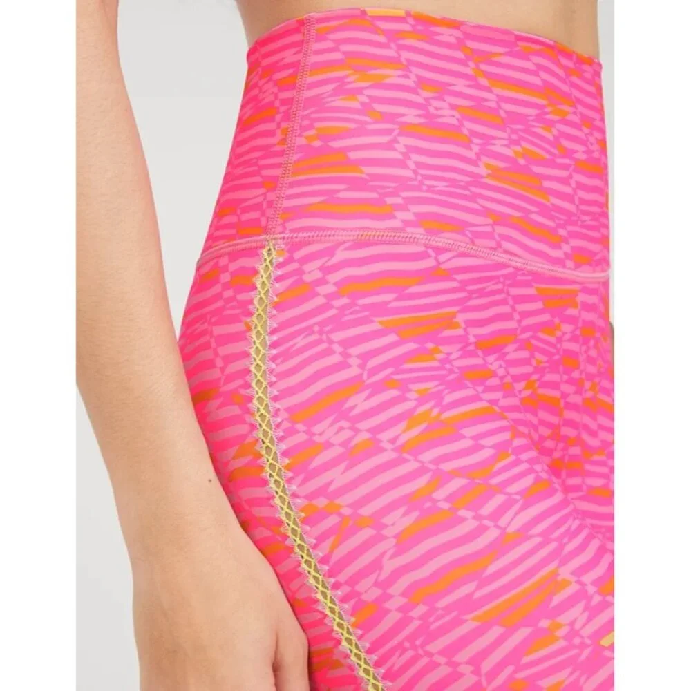 NWOT OFFLINE By Aerie Goals Crochet Inset Legging Size‎ Medium